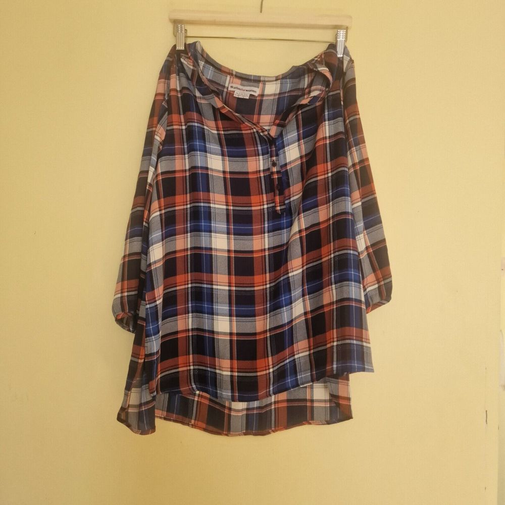 Women's Navy Checked Crepe Blouse - Picture 2 of 4